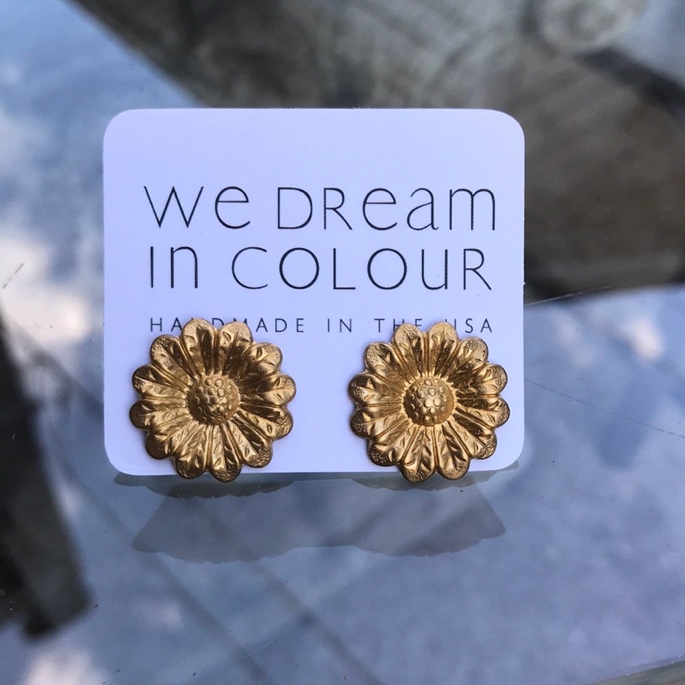 Daisy stud earrings We Dream in Colour - Anthro